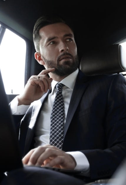 fahrgast-im-chaffeur-service-berlin-min fahrgast-im-chaffeur-service-berlin-min